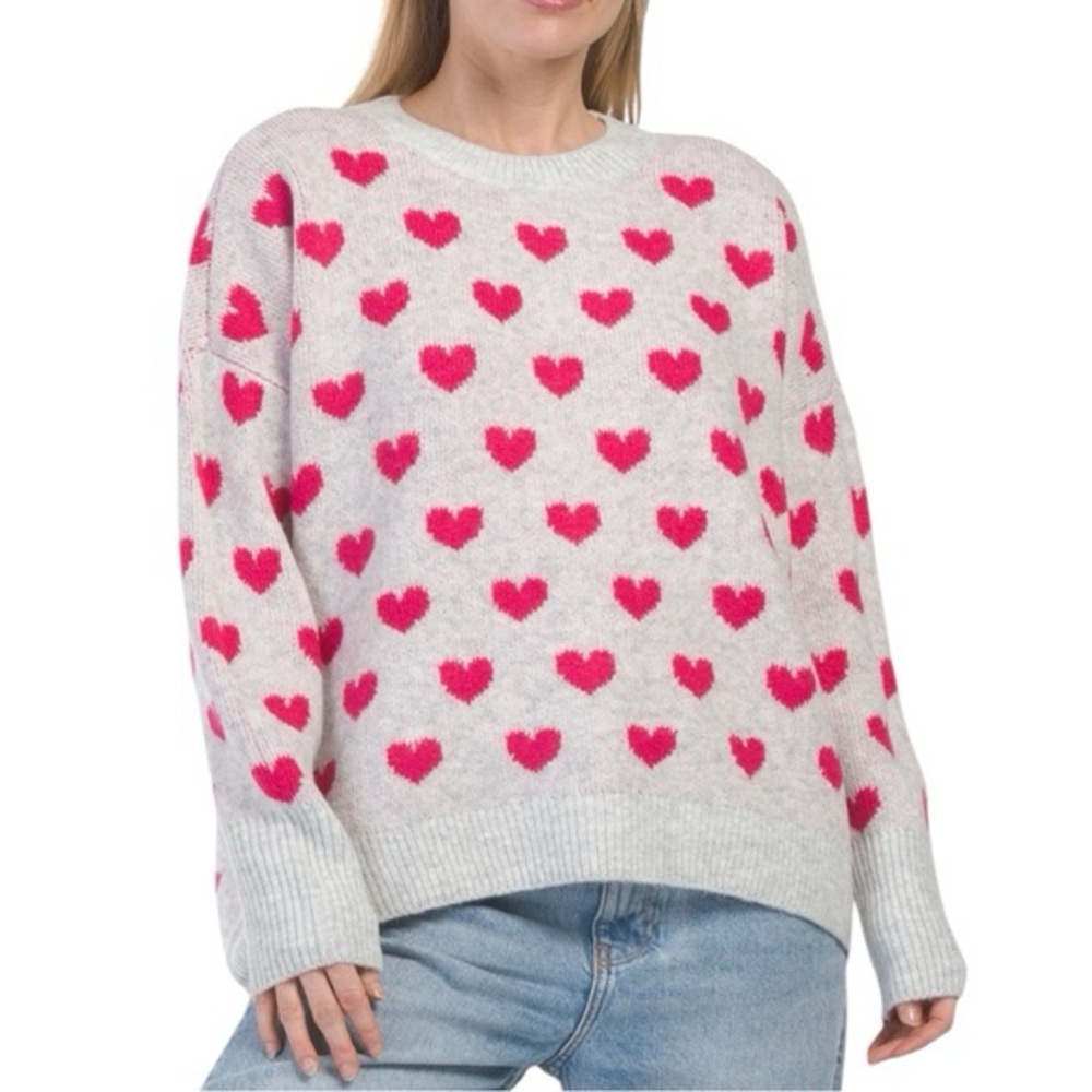 ⚫️ CeCe Magenta Heart Pattern Heather Grey Sweater